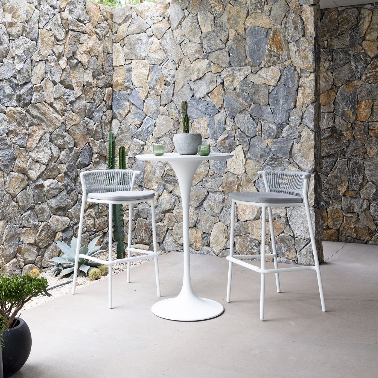 Verona Bar Table