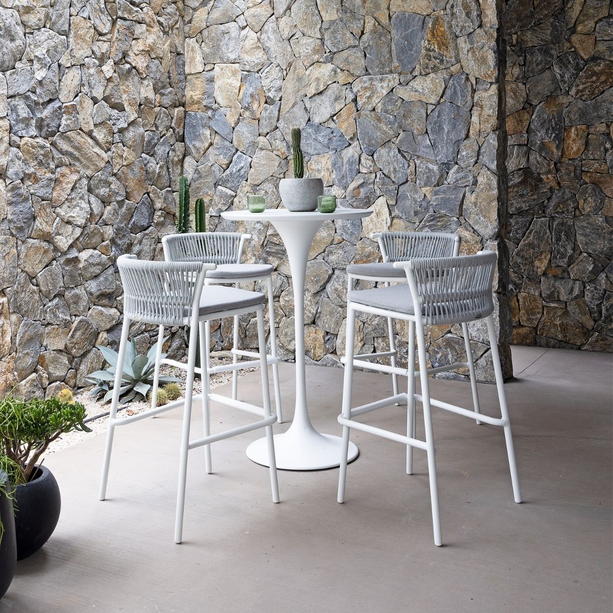Verona Bar Table