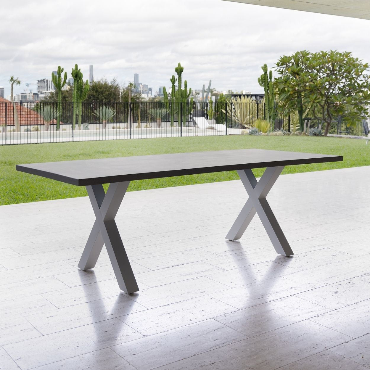 Graphite GRC & Strand Outdoor Dining
