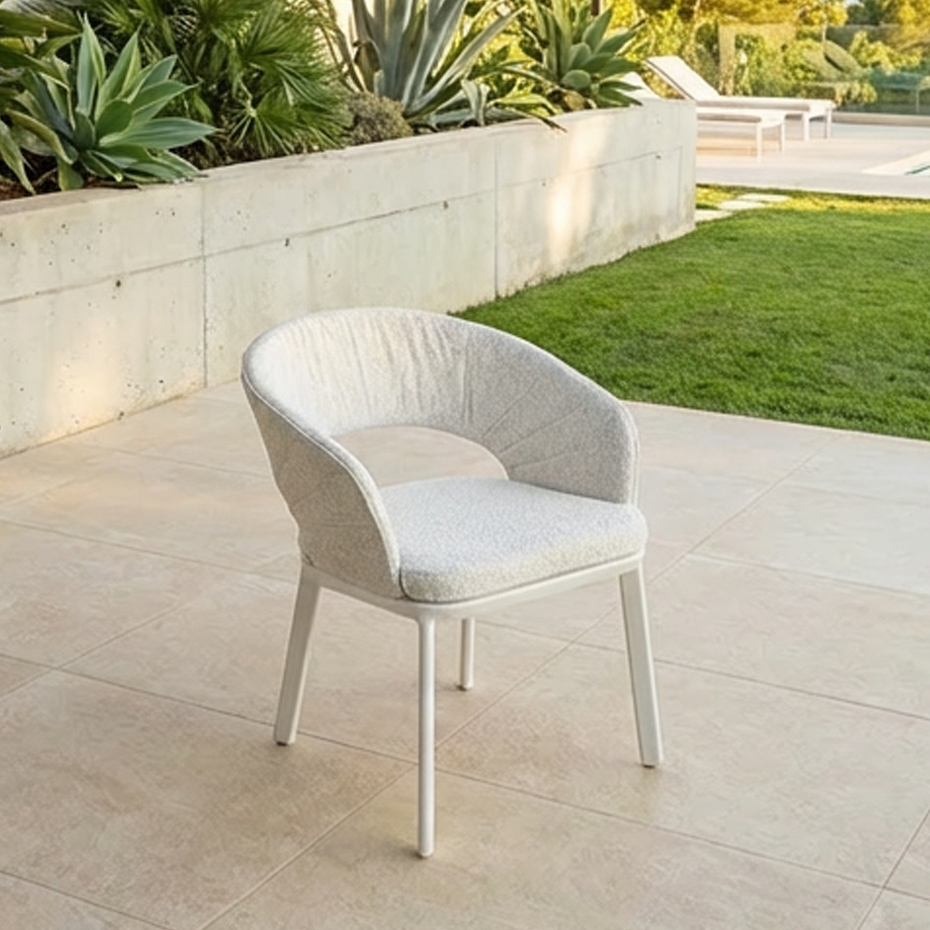 OLIVER DINING CHAIR WHITE/BEIGE BOUCLE