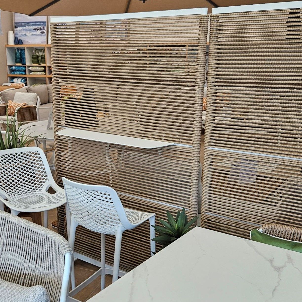 NOVARA SCREEN WITH SHELF