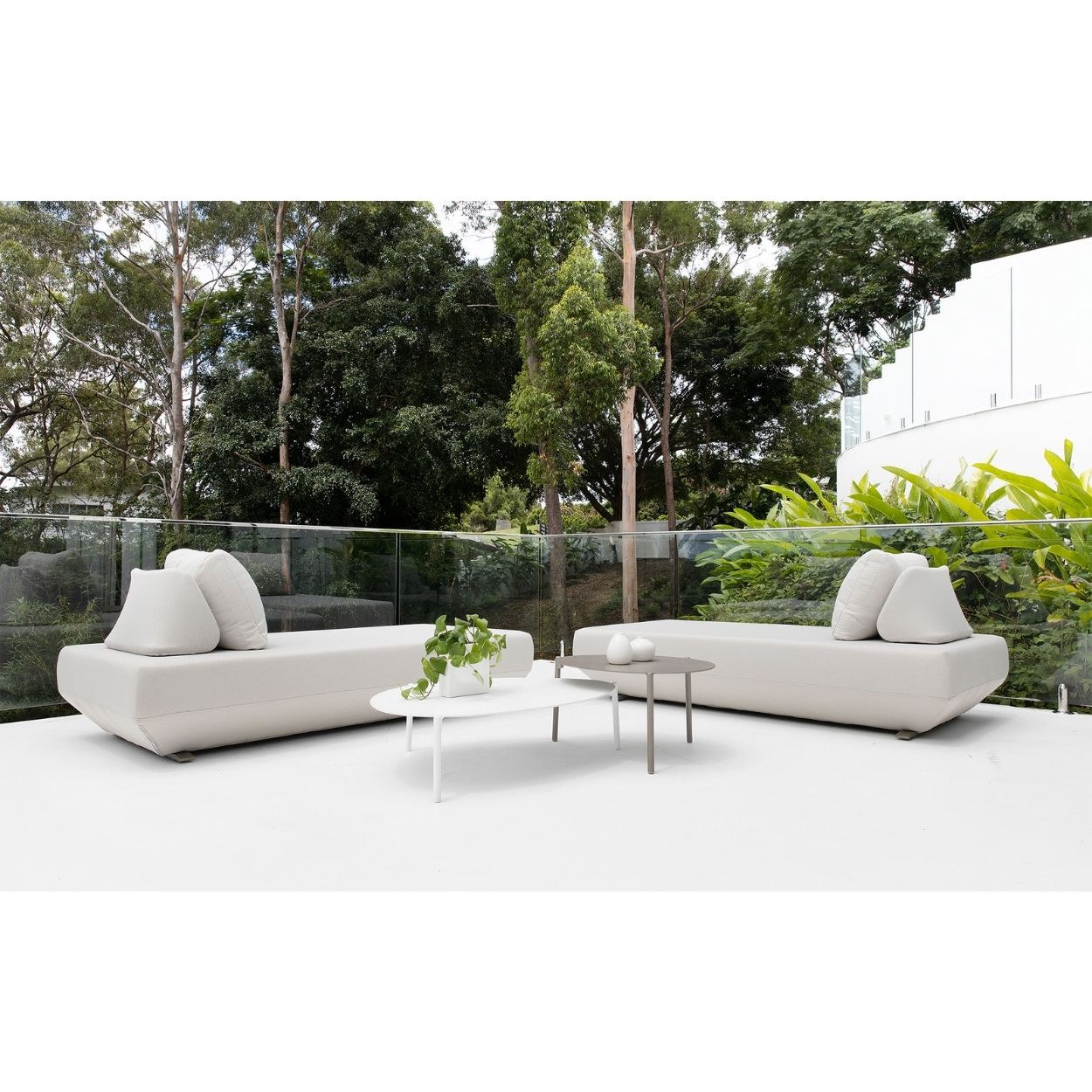 Freedom Outdoor Lounge