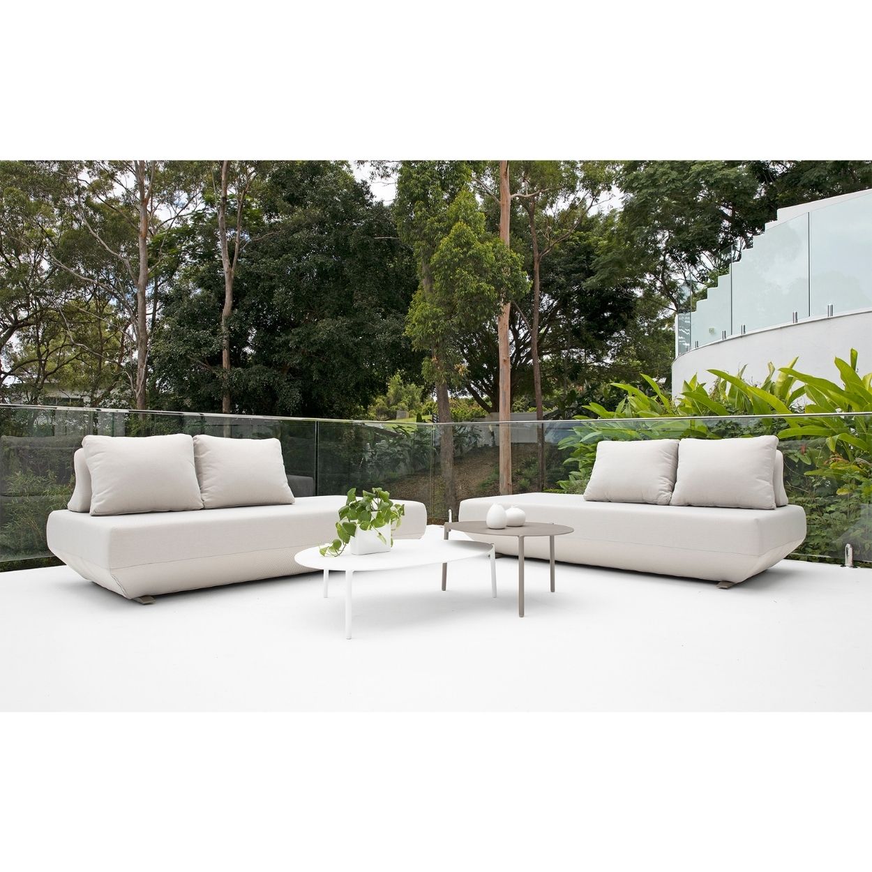 Freedom Outdoor Lounge