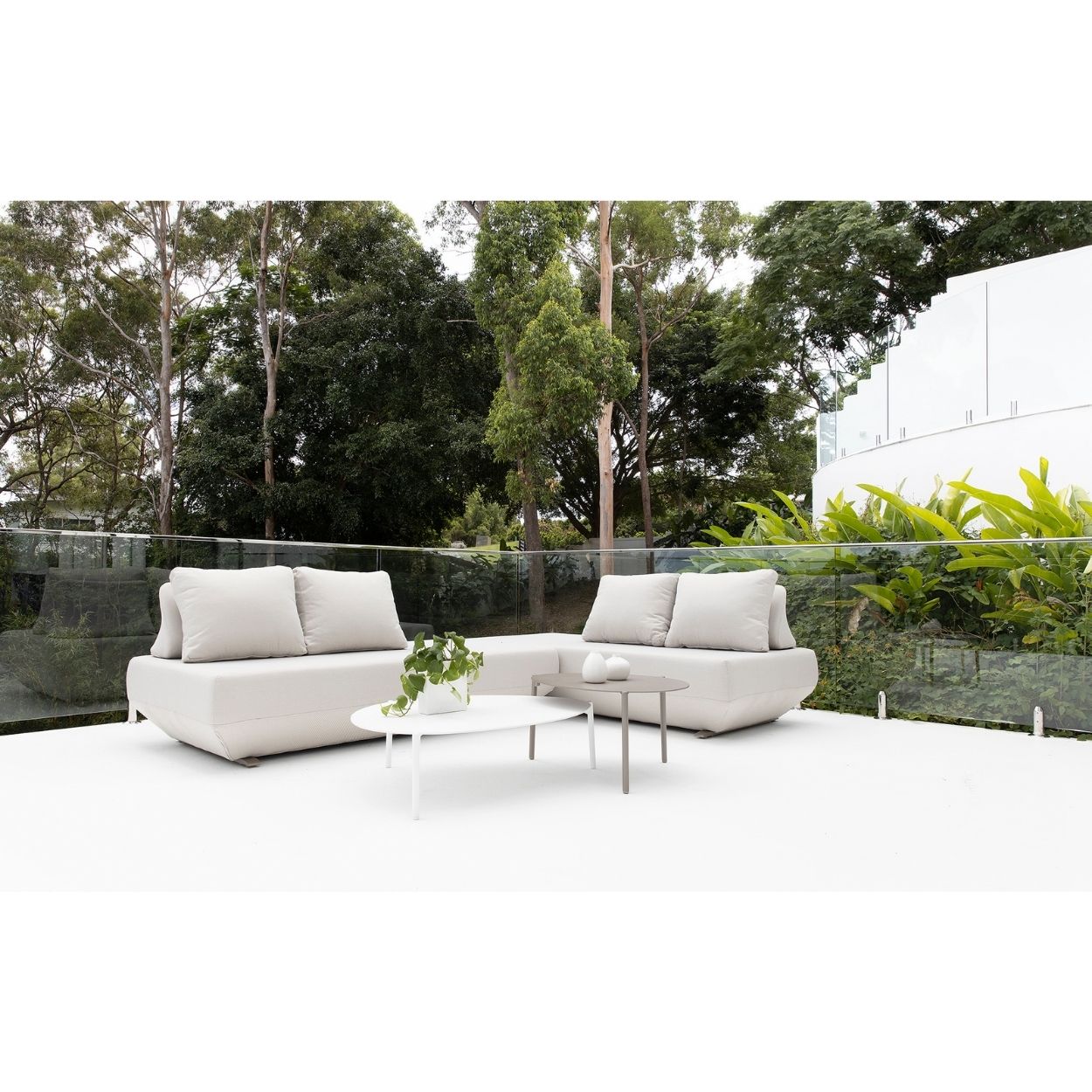 Freedom Outdoor Lounge