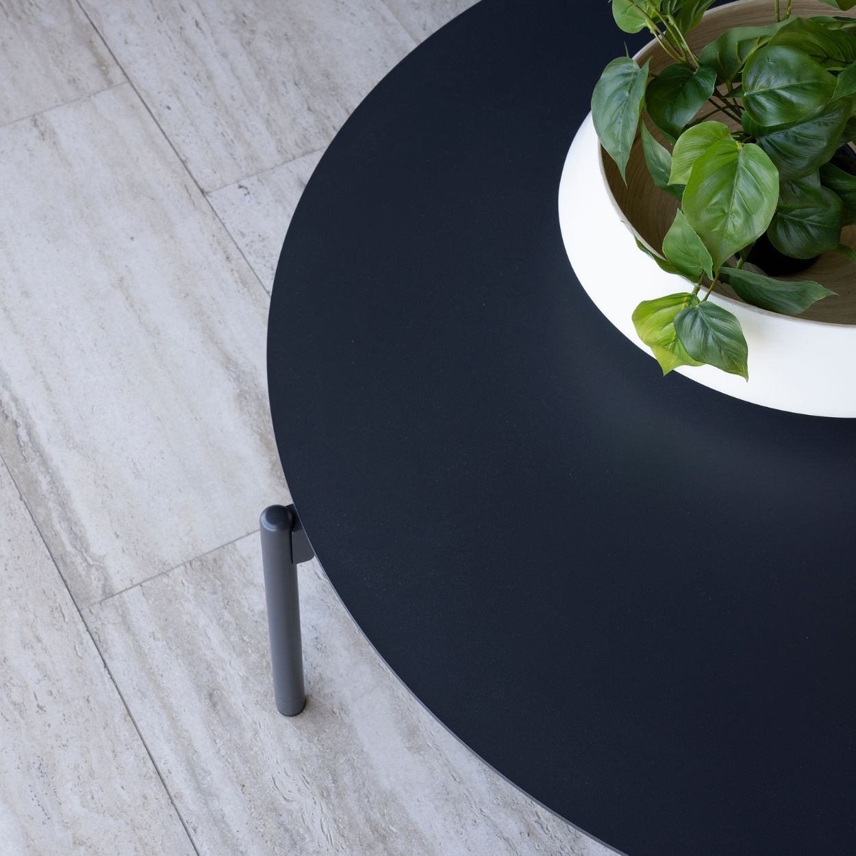 ARTEMIS 1m RND COFFEE TABLE