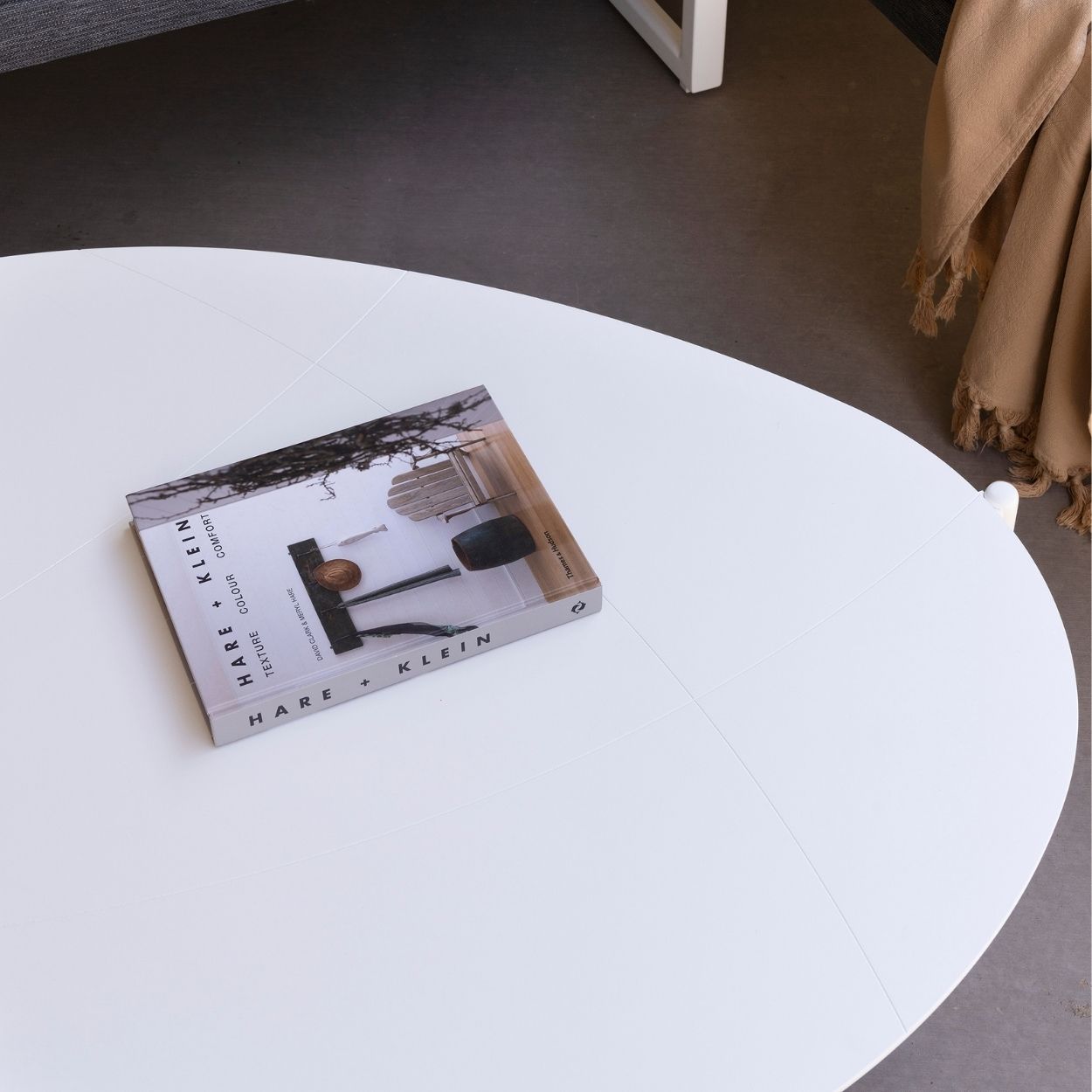 ARTEMIS 1m RND COFFEE TABLE