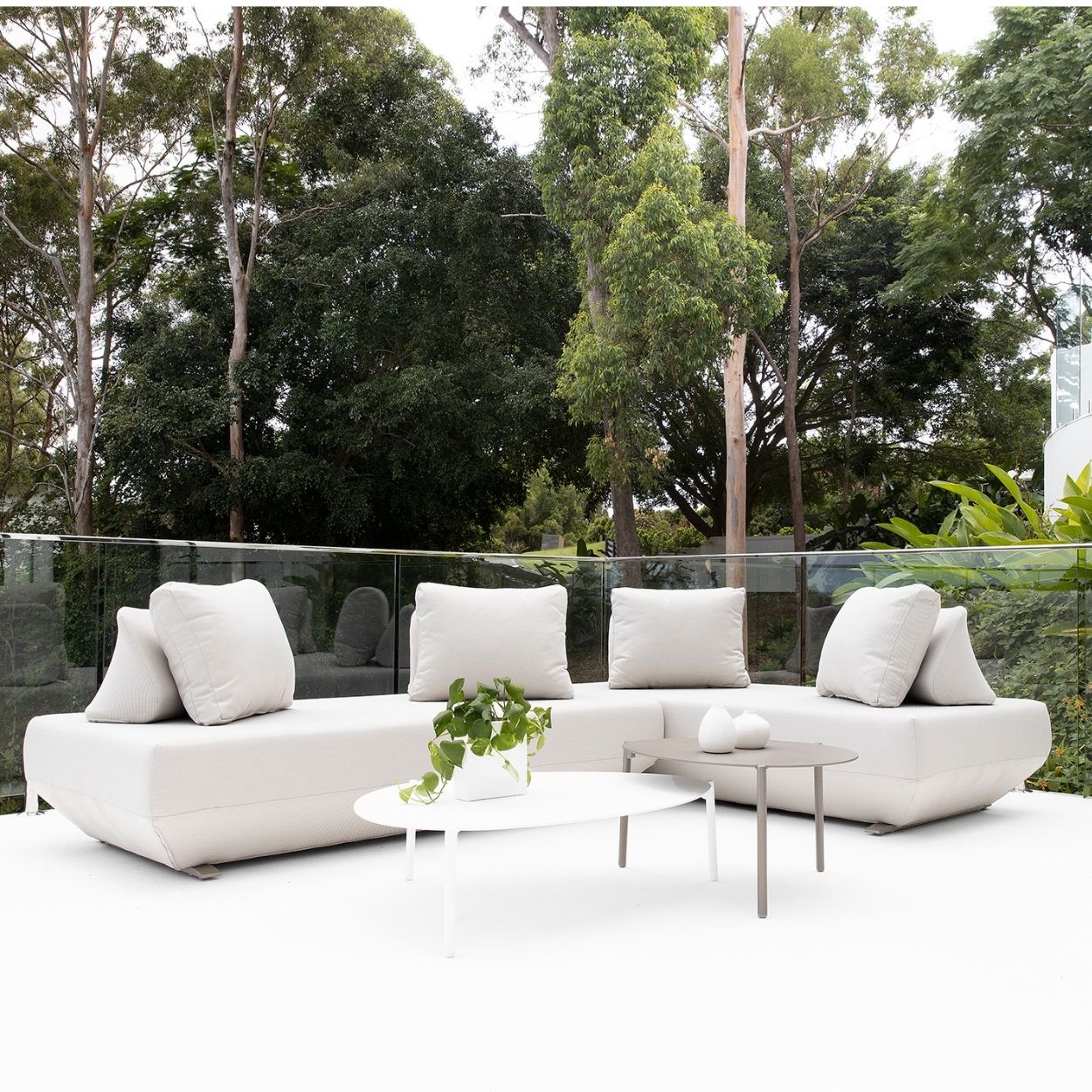 Freedom Outdoor Lounge