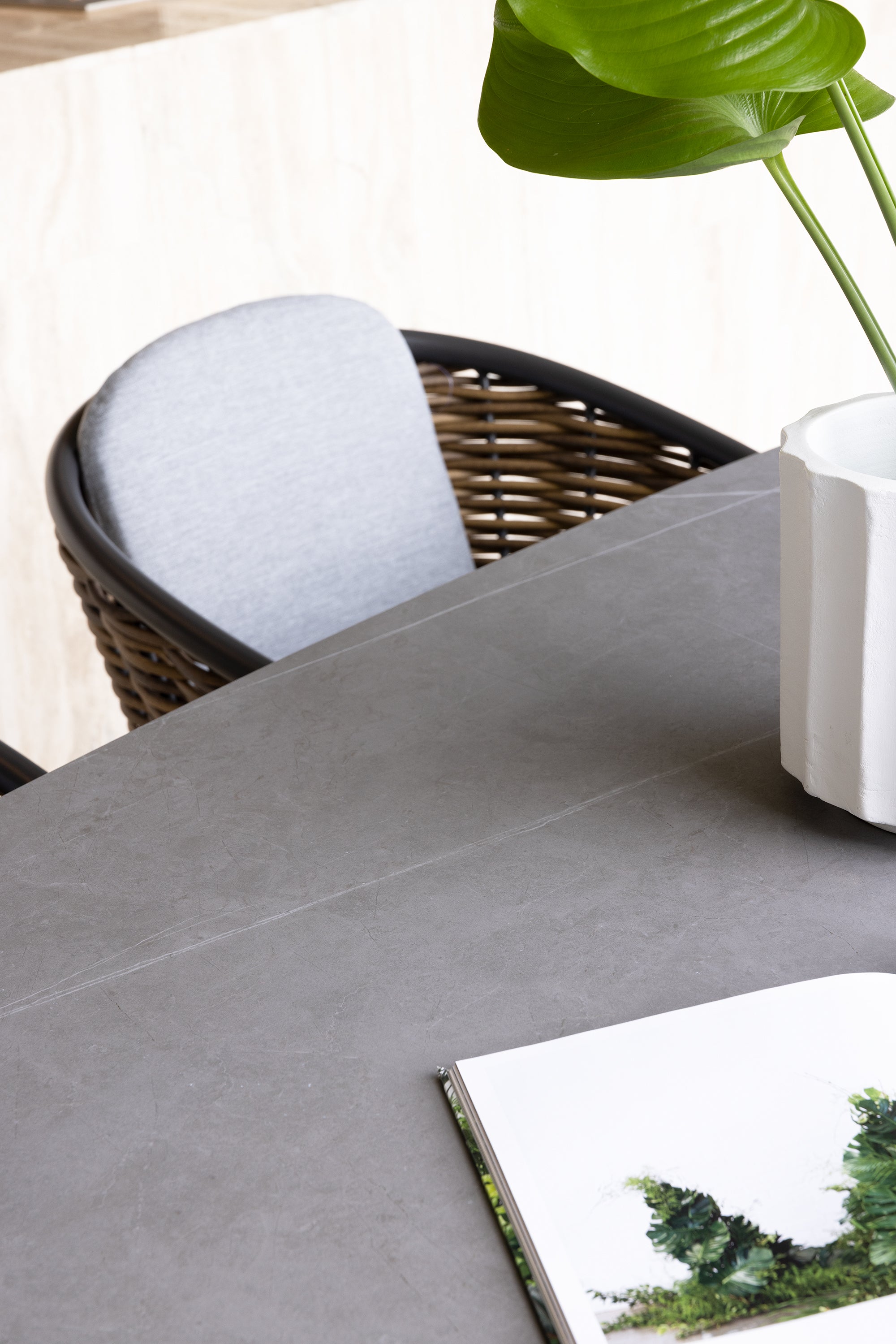 AMALFI DINING TABLE