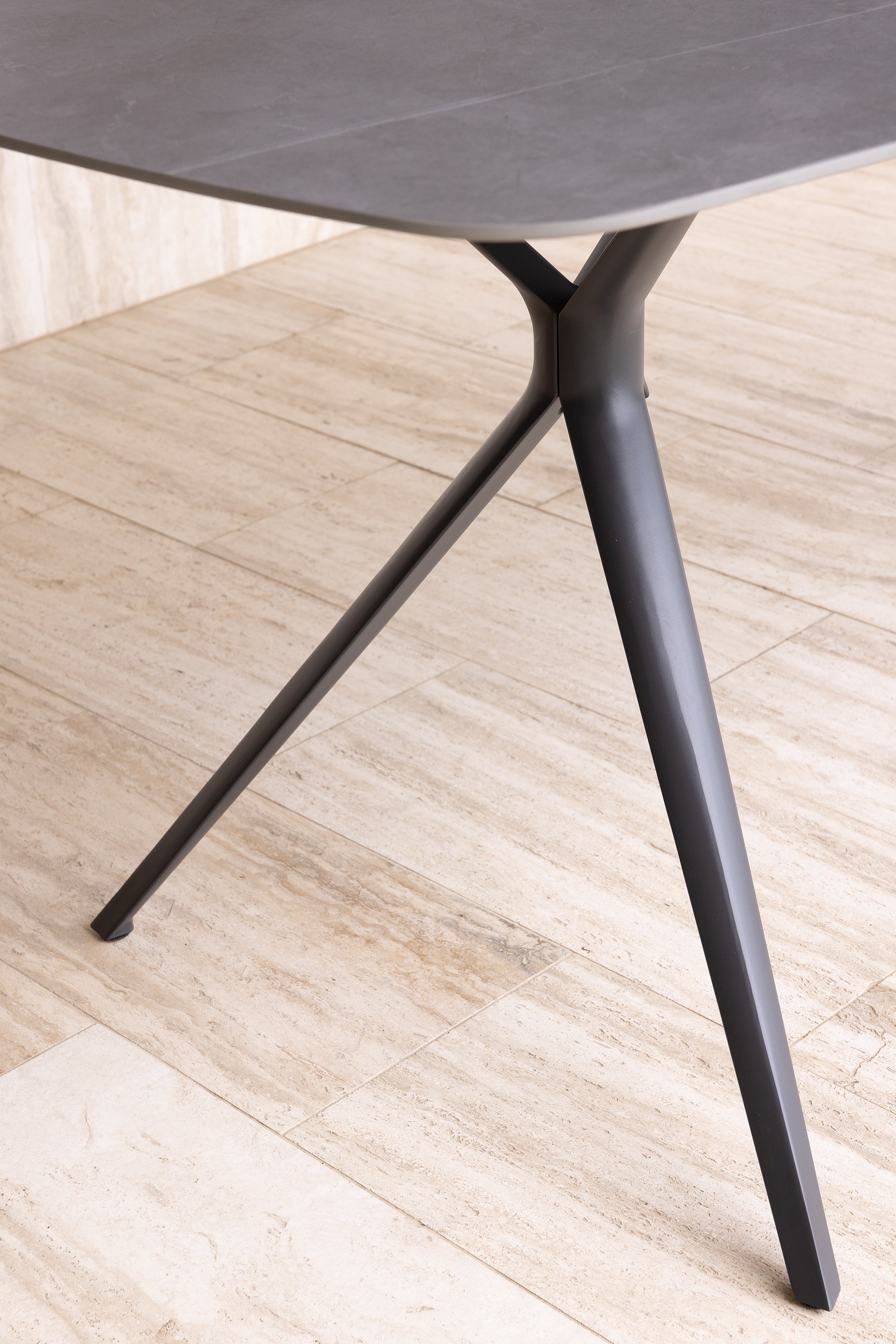 AMALFI DINING TABLE