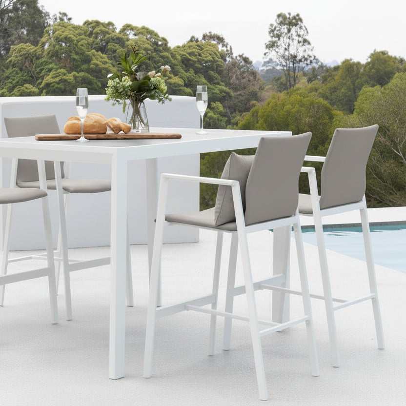 ROYCE  & YAMBA  BAR SETTING WHITE 5 PCE